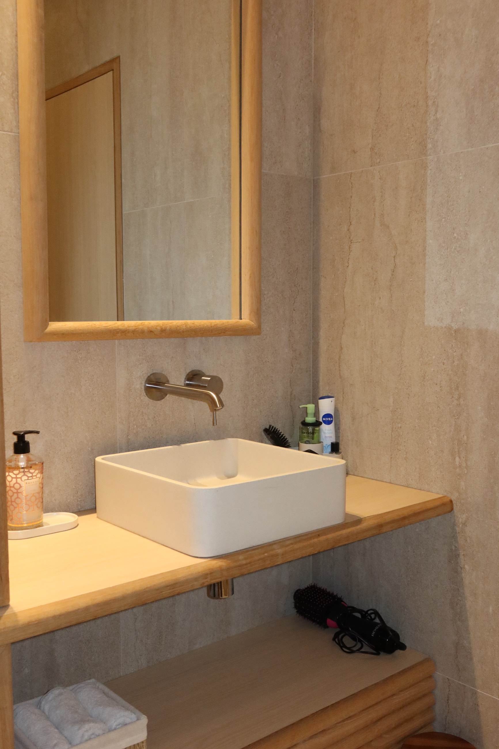 Le vestiaire du studio REFORME